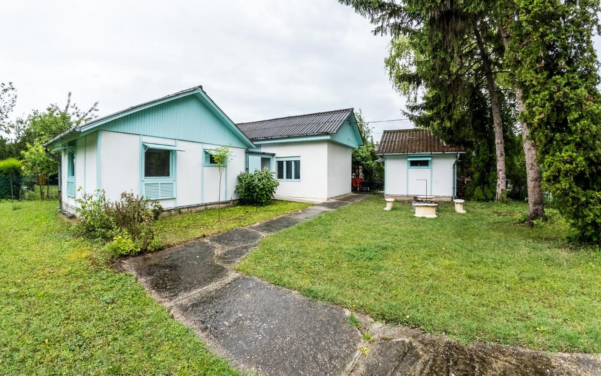 فندق Penge Bungalok Balatonalmádi المظهر الخارجي الصورة